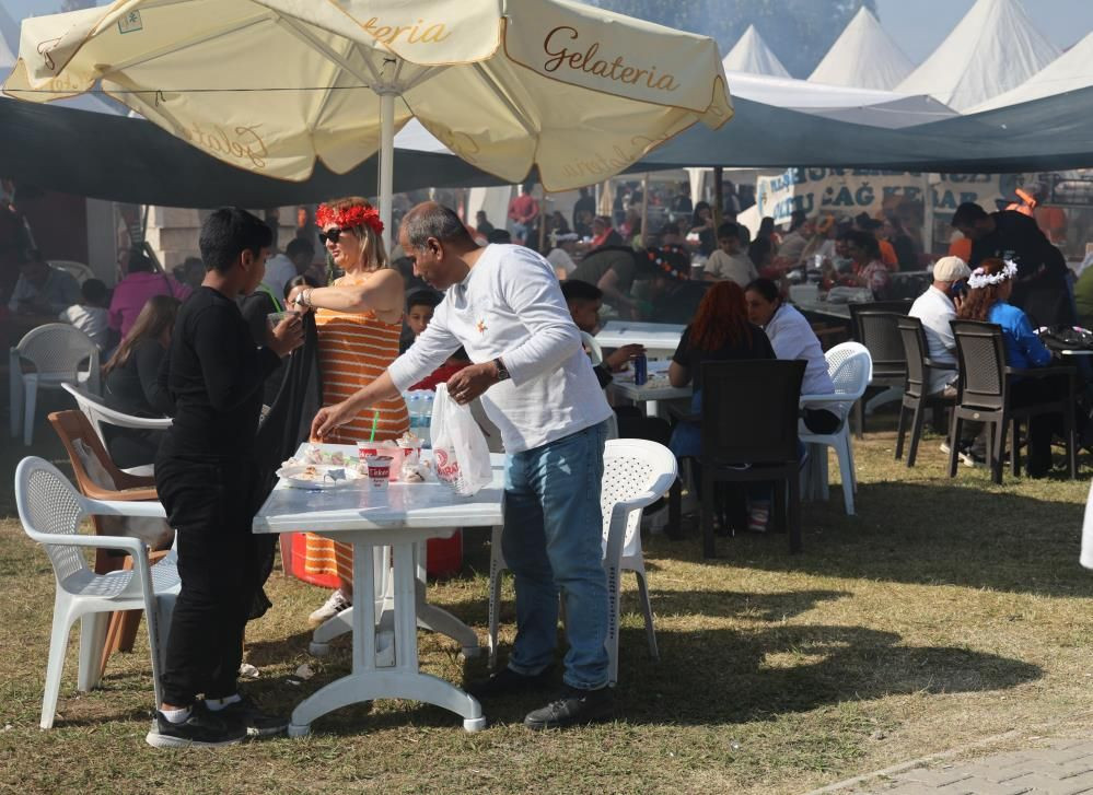 Adana’da Portakal Çiçeği Karnavalı'nda skandal görüntüler! Hijyen faciası ve hileli ürünler infial yarattı! Rezalet sonunda bitti... - Sayfa 5