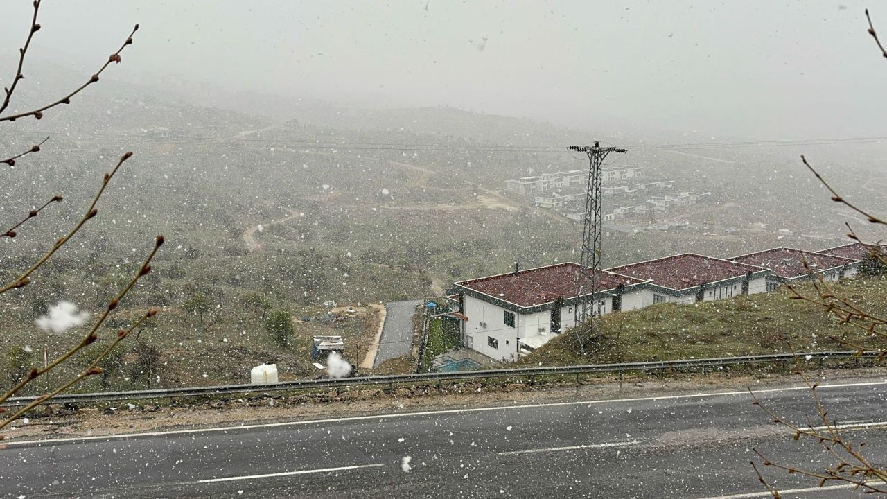 Elazığ'ın doğası beyaza büründü! Yüksek kesimlerinde kar yağışı başladı - Sayfa 2