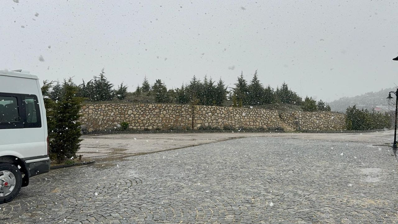 Elazığ'ın doğası beyaza büründü! Yüksek kesimlerinde kar yağışı başladı - Sayfa 4