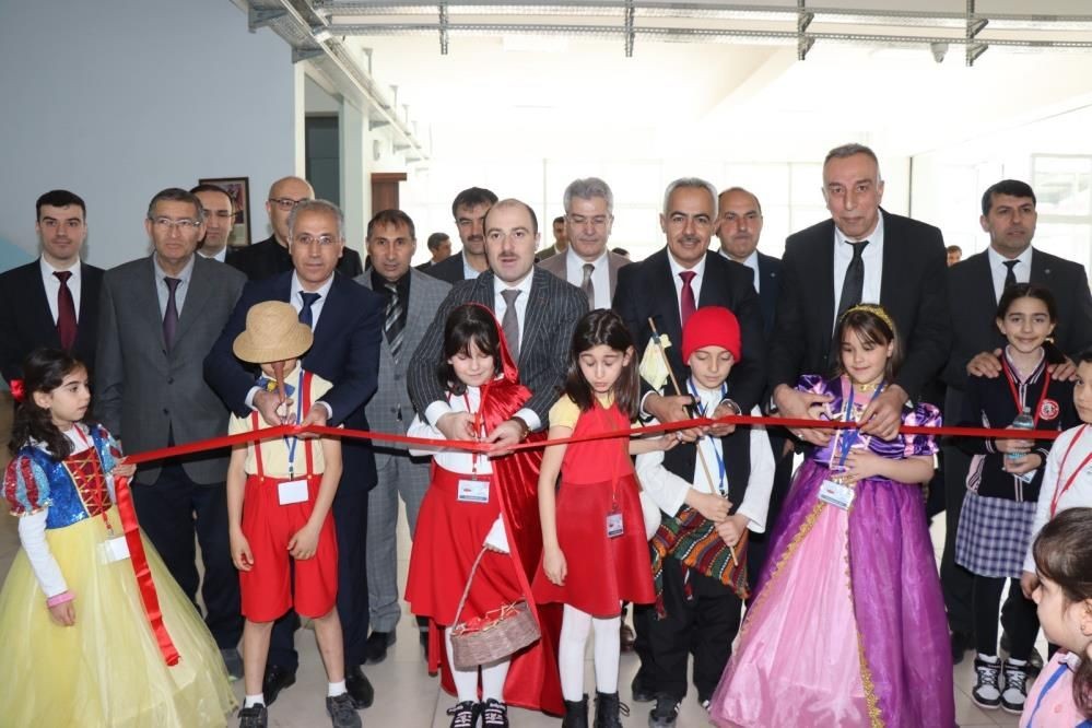 Oltu’da öğrencilerin bilim şenliği sergisi büyük ilgi gördü - Sayfa 4