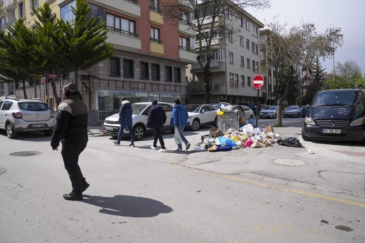 CHP'li Çankaya çöp yığınlarıyla boğuşuyor! İşçiler eylemde, sokaklar çöp dağlarına teslim - Sayfa 2