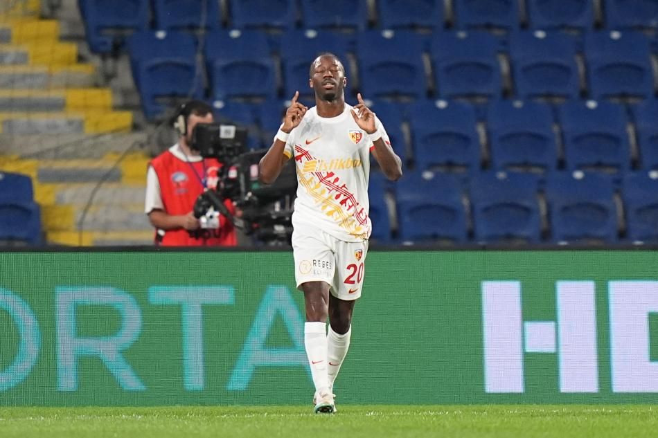 Sivasspor ve Alanyaspor küme düştü, Galatasaray şampiyon! İşte yapay zekanın Süper Lig tahmini - Sayfa 8