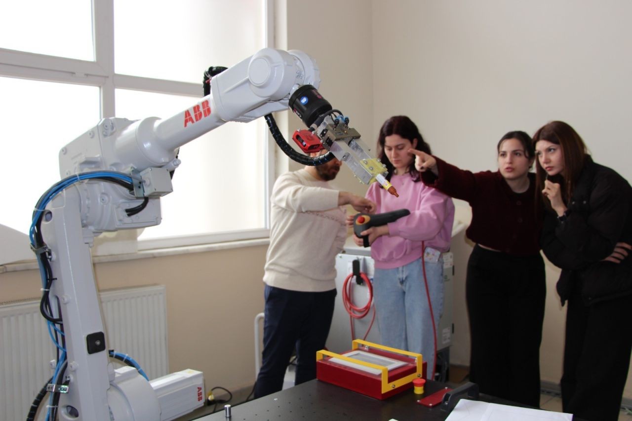 Samsun’da kadınlar robot devrimine öncülük ediyor - Sayfa 1