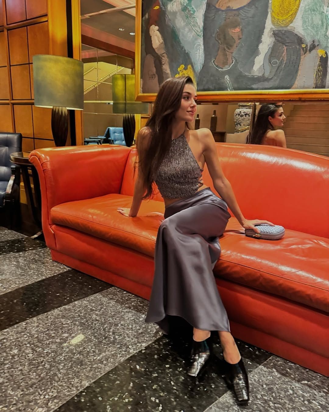 Hande Erçel yeni dizisi için imaj değiştirdi! Saçlarını kısacık kestirdi - Sayfa 3
