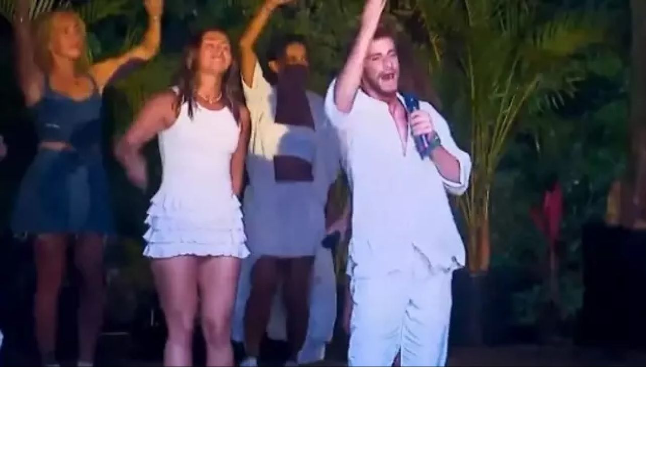 Survivor'da eğlence dolu birleşme partisi! Hangi takım şarkı yarışmasını kazandı? - Sayfa 3