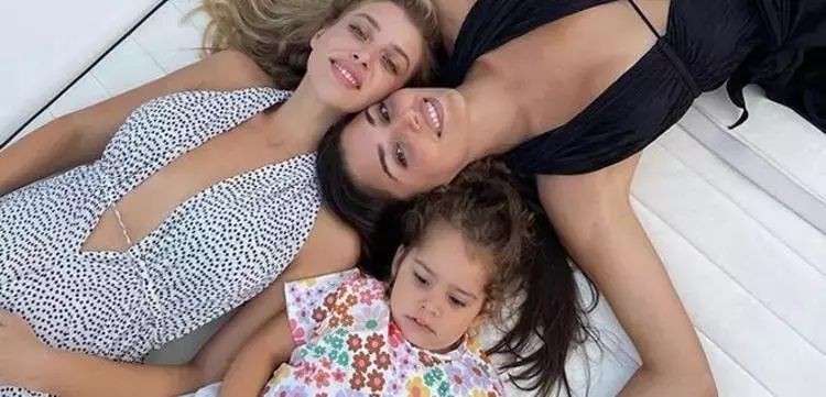 Hande Erçel’in yeğeni operasyon geçirdi: Gamze Erçel’den kızı Mavi’nin sağlık durumu hakkında açıklama - Sayfa 1