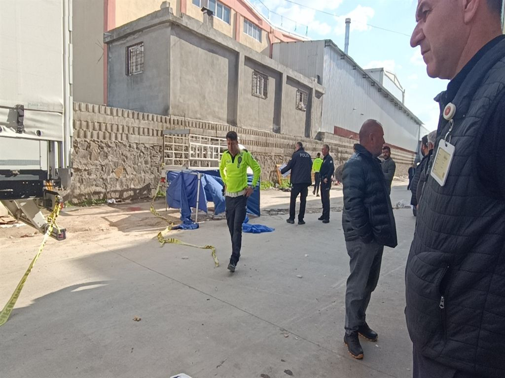 Gaziantep’te yürek yakan kaza: 5 yaşındaki Hüseyin Kaplan TIR’ın altında hayatını kaybetti - Sayfa 3