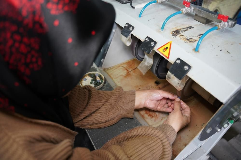 Tokat’ta kadınlar taşları sanata dönüştürüyor: Yarı değerli taşlarla ekonomi canlanıyor! - Sayfa 1