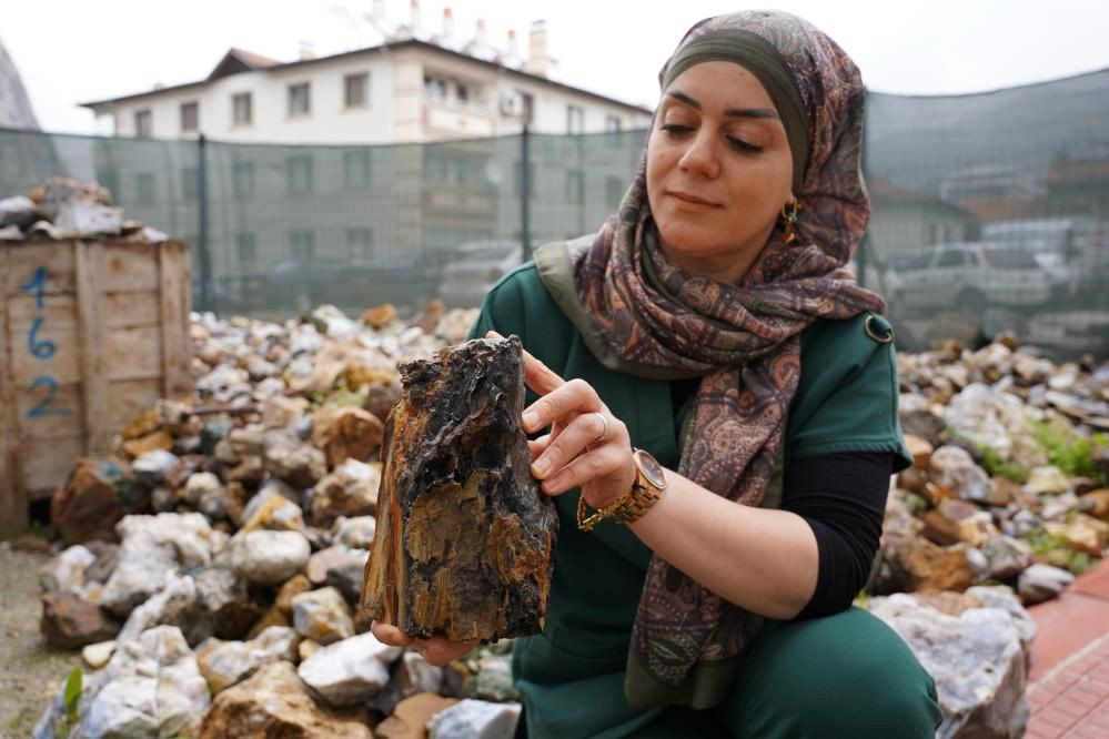 Tokat’ta kadınlar taşları sanata dönüştürüyor: Yarı değerli taşlarla ekonomi canlanıyor! - Sayfa 8