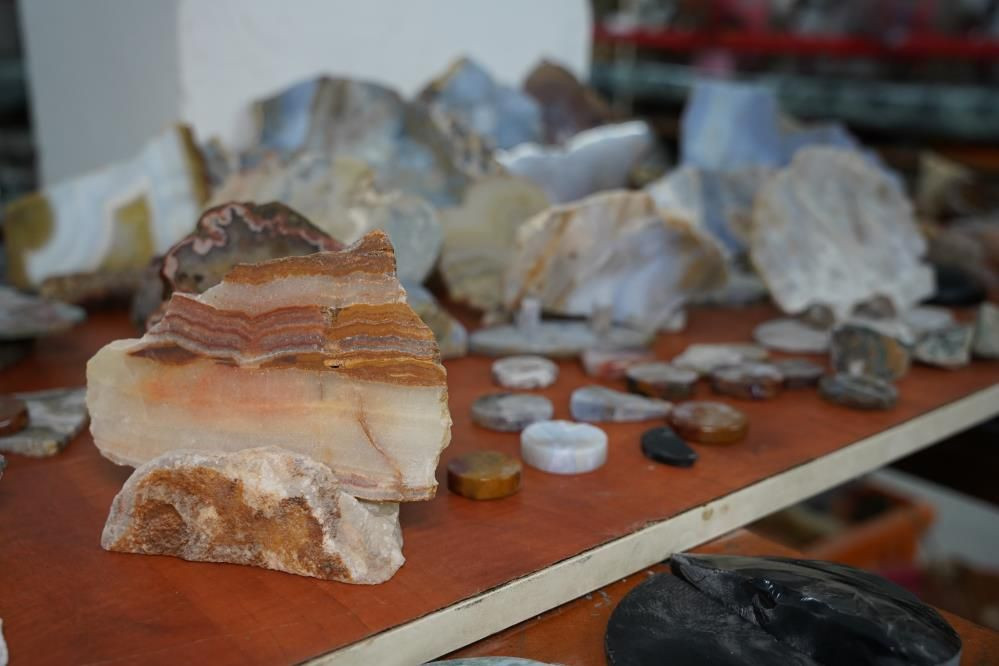 Tokat’ta kadınlar taşları sanata dönüştürüyor: Yarı değerli taşlarla ekonomi canlanıyor! - Sayfa 5