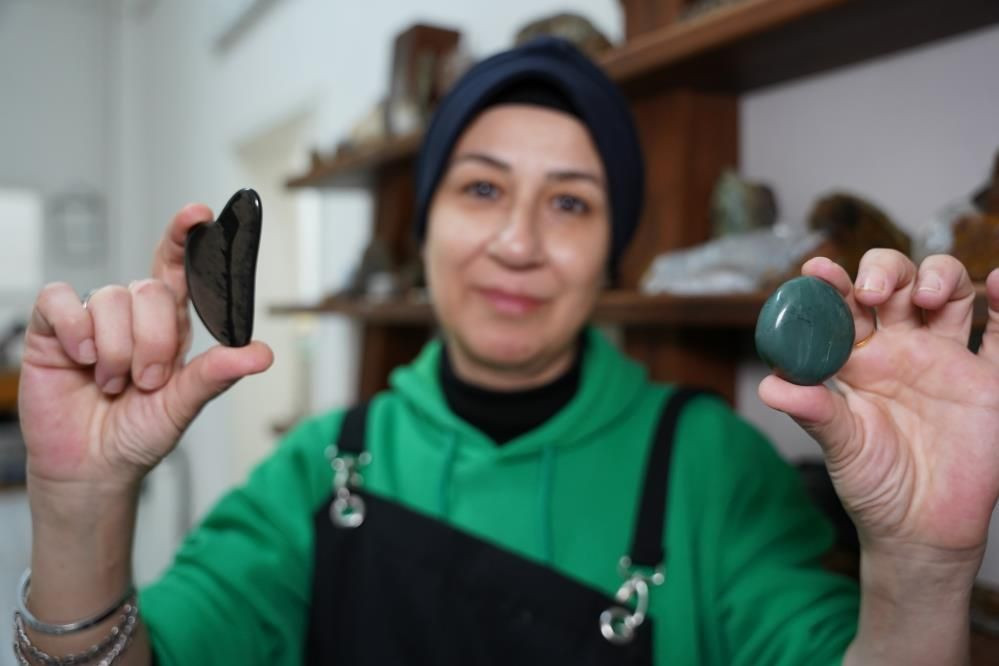 Tokat’ta kadınlar taşları sanata dönüştürüyor: Yarı değerli taşlarla ekonomi canlanıyor! - Sayfa 4