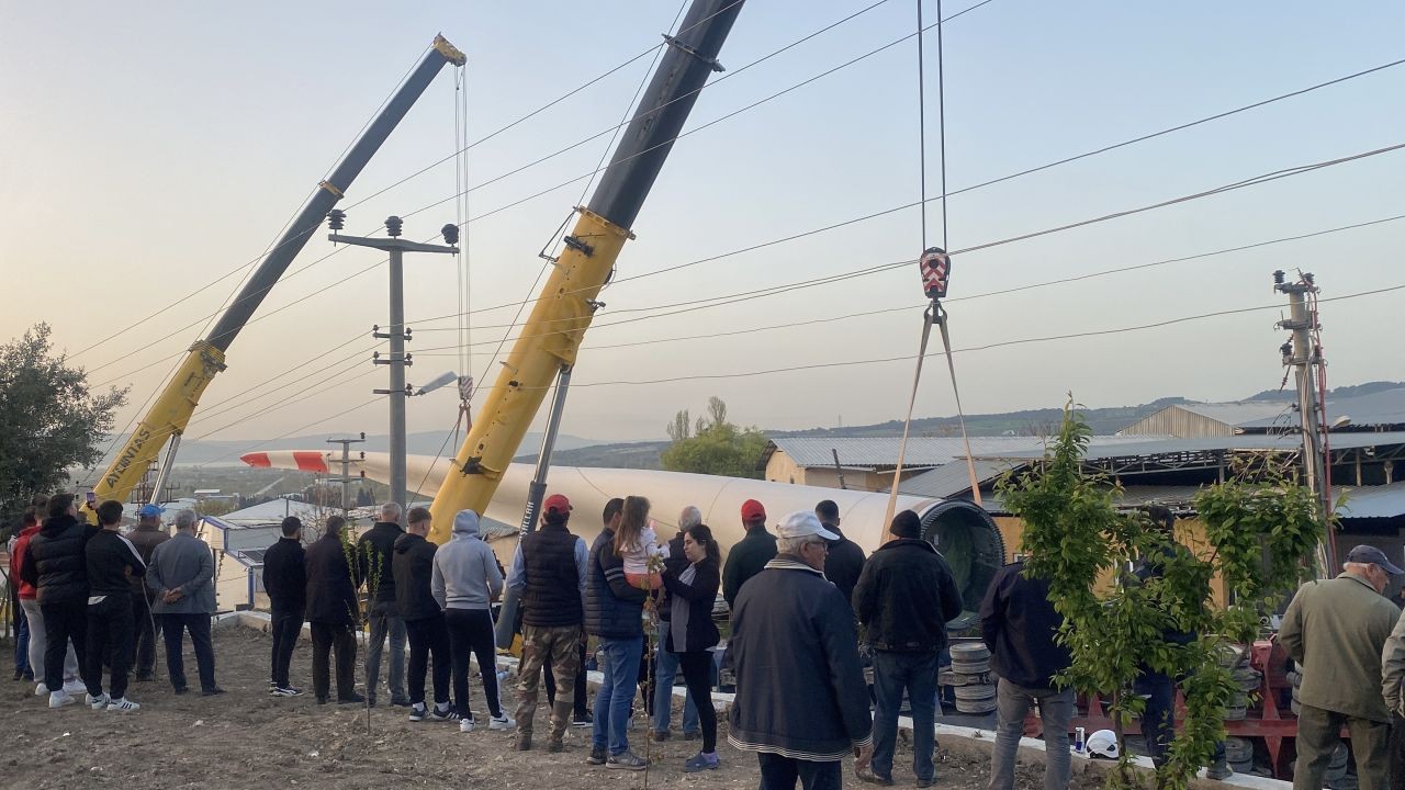 Çanakkale’de dev operasyon: Fabrika üzerine devrilen rüzgar gülü 9 saatte kaldırıldı - Sayfa 4