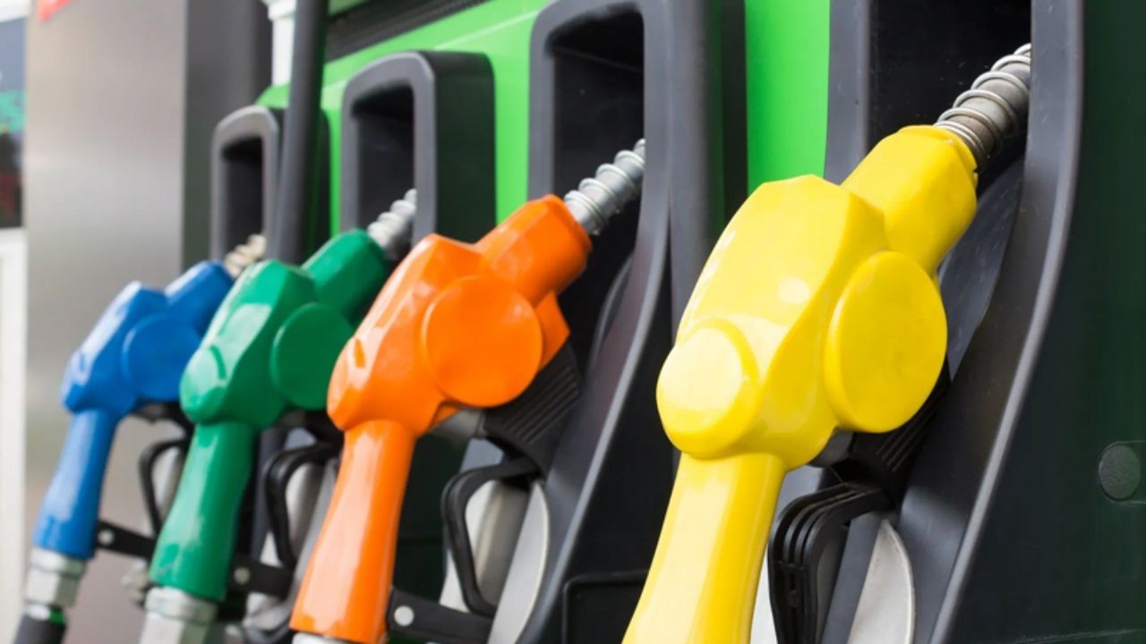 Benzine arka arkaya zam! Akaryakıt fiyatları bir kez daha güncellendi! İşte 17 Nisan 2025 güncel akaryakıt fiyatları - Sayfa 1