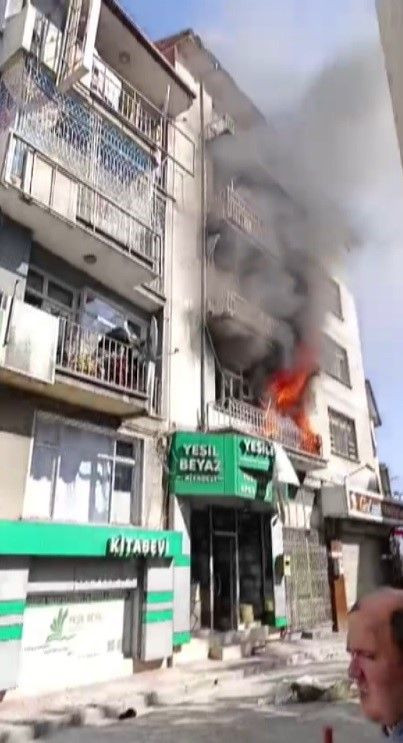 Konya’da yürek yakan yangın! 2 çocuk hayatını kaybetti, aile fertleri battaniyeye atlayarak kurtuldu - Sayfa 4