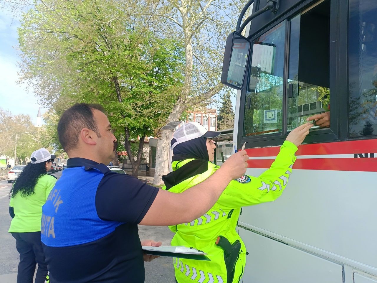 Belgeler tek tek incelendi! Toplu taşıma araçları ve ticari taksilere sıkı denetim - Sayfa 3