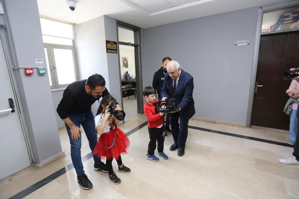 Kepez Belediyesi’nden Türkiye’de bir ilk: Çocuklar anne-babalarının iş yerinde bayram coşkusu yaşadı - Sayfa 7