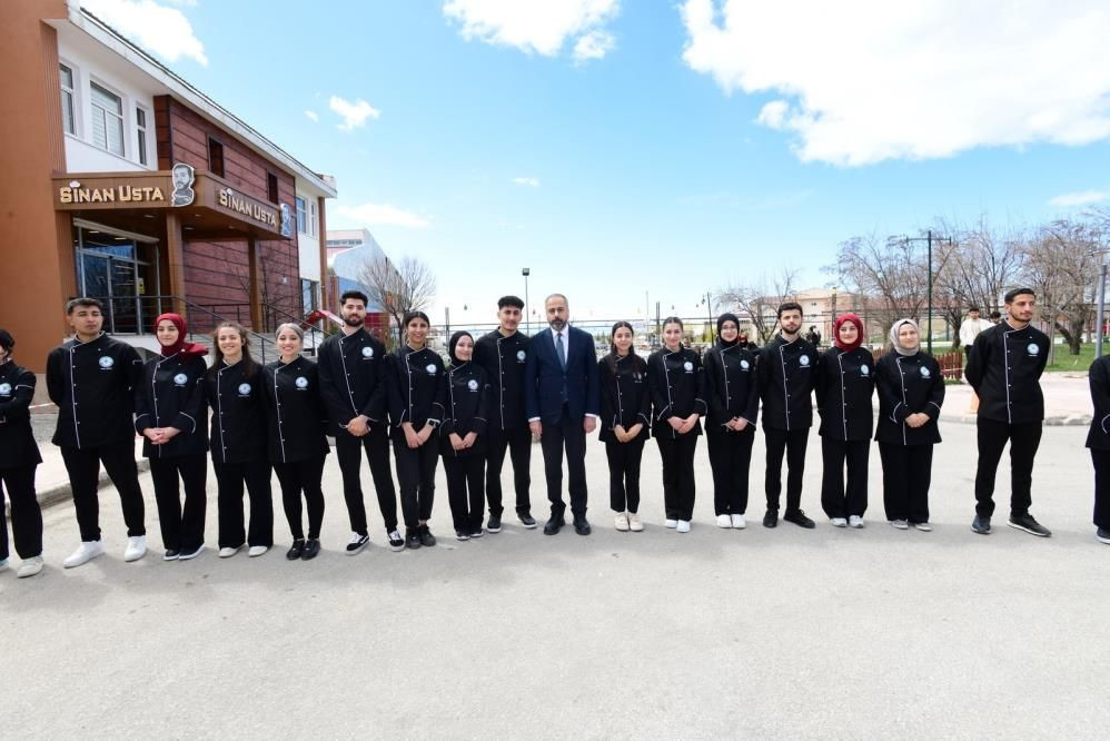Van YYÜ’de gastronomi hamlesi: Mutfak Sanatları Akademisi açıldı - Sayfa 8