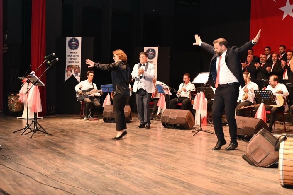 Aydın’da türkü rüzgârı: “Türkülerle Türkiye’m” konseri büyüledi - Sayfa 2
