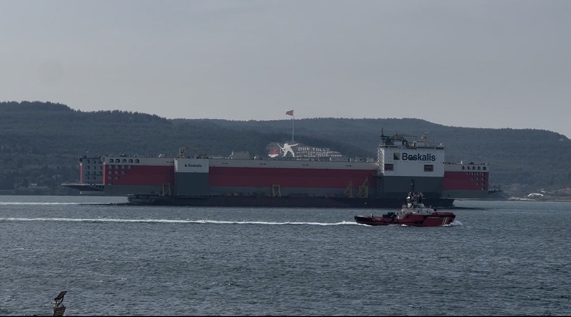 Dev yüzer havuz ‘Boka Vanguard’ Çanakkale Boğazı’nı geçti - Sayfa 3