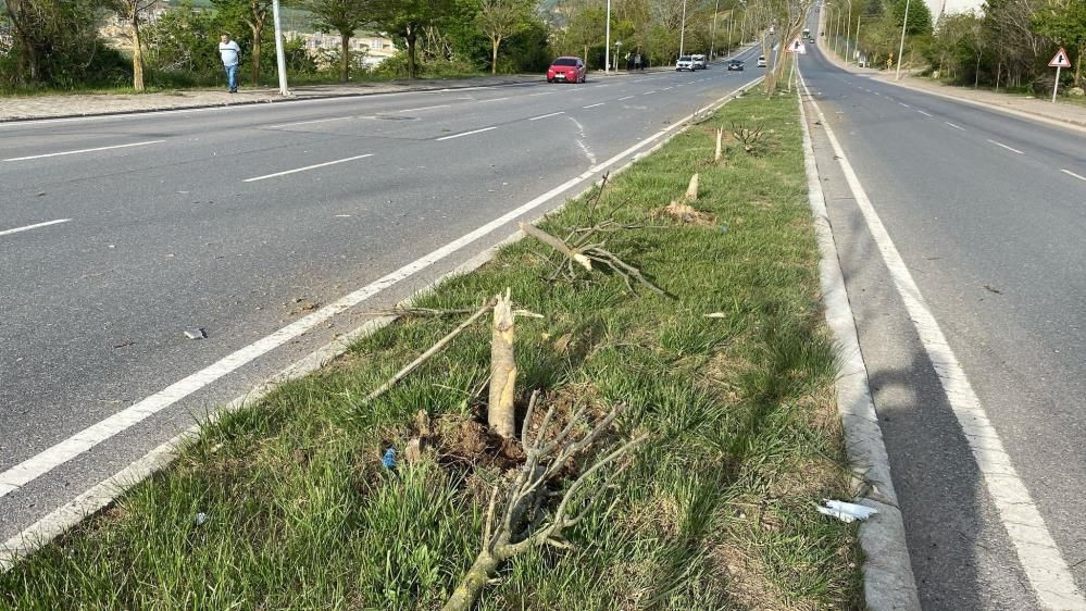 İzmit’te korkunç kaza: Otomobil 120 metre sürüklendi, şarampole uçtu! - Sayfa 4