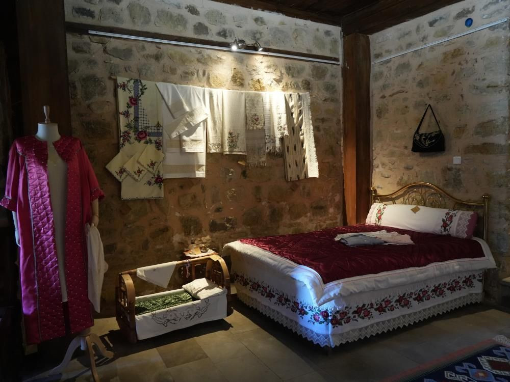 Kastamonu’da geçmişten geleceğe uzanan miras! Geleneksel Gelinlik ve Çeyizler Sergisi açıldı - Sayfa 8