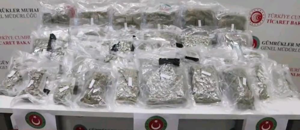 İpsala Sınır Kapısı’nda uyuşturucu darbesi: Cipte 17 kilo esrar yakalandı - Sayfa 2