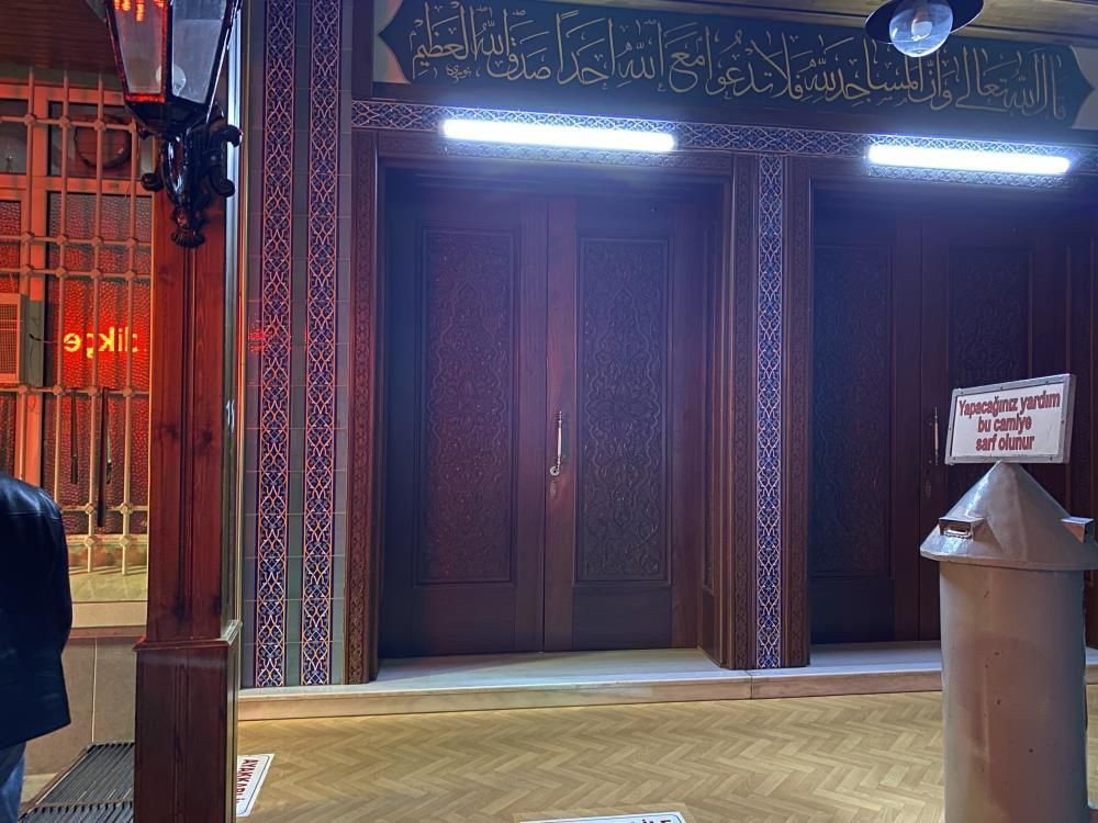 Eskişehir Çarşı Camii’nde namaz sonrası kilit dramı: Uyuyakalan adamı bekçiler kurtardı - Sayfa 1