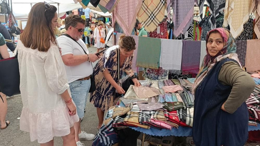 Manavgat Perşembe Pazarı’nda turist bereketi: Esnaf yeni sezondan umutlu - Sayfa 6