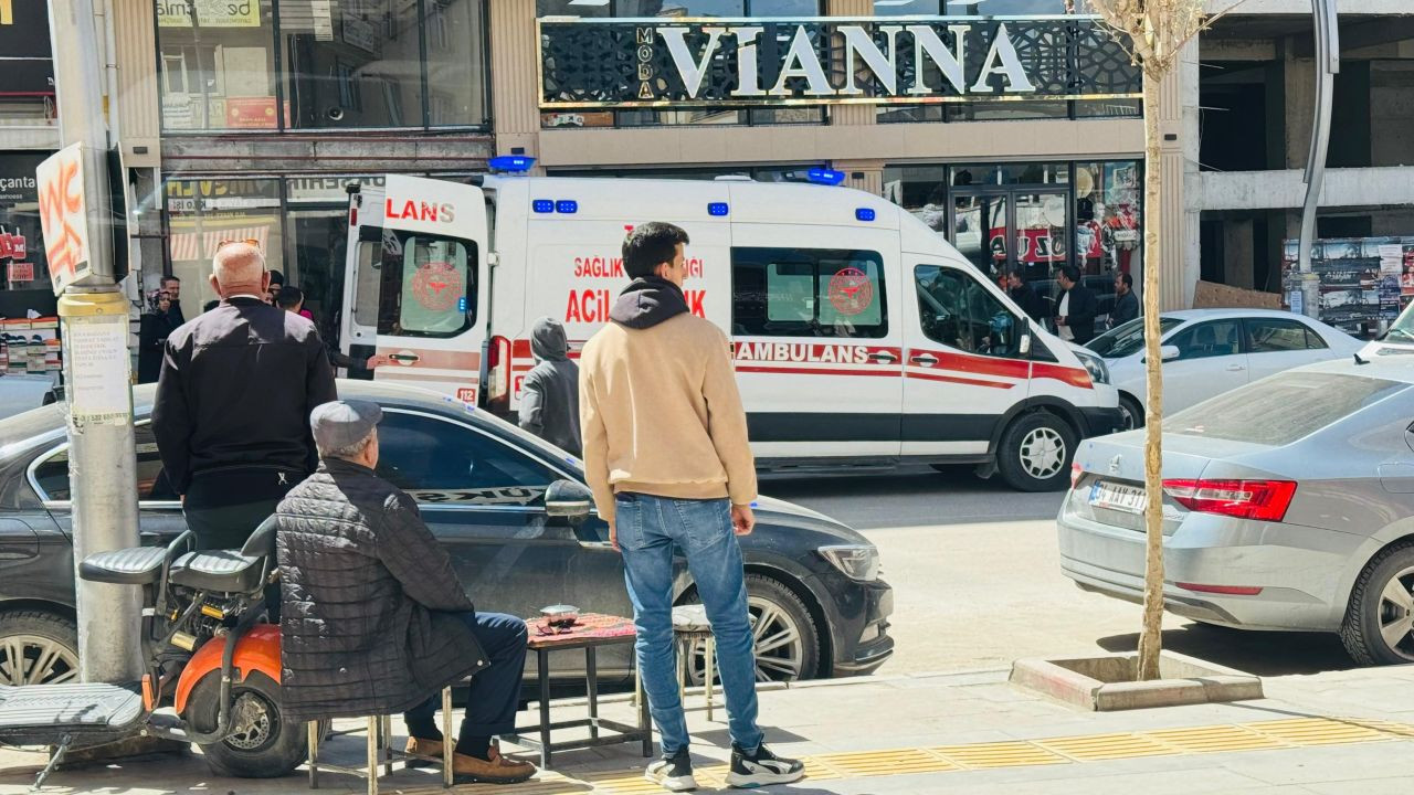 Van’da giyim mağazasında kanlı saldırı! 1 ölü, 3 yaralı - Sayfa 1