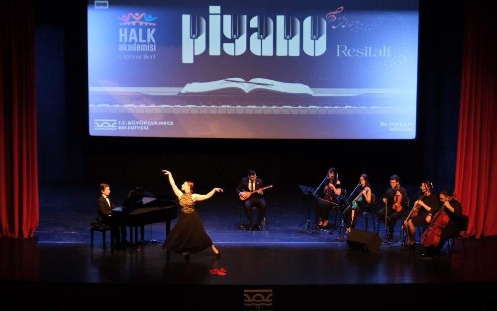 Büyükçekmece Halk Akademisi öğrencileri Atatürk Kültür Merkezi’nde sahne aldı - Sayfa 3