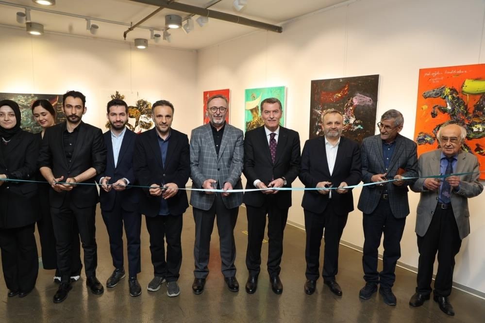 İnsanlık tarihinin ortak noktasına estetik bir yolculuk: Seyed Davoud’un “Hay-At” sergisi Zeytinburnu’nda açıldı - Sayfa 1