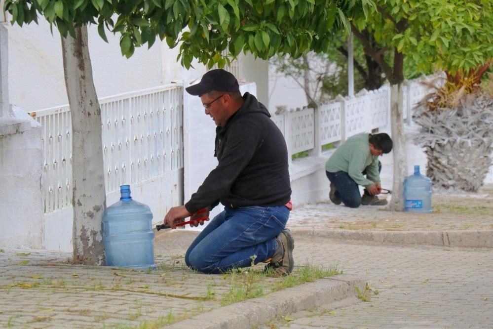Bozdoğan’da kuraklığa karşı yenilikçi çözüm: Damacanalarla ağaçlar hayat buluyor - Sayfa 4