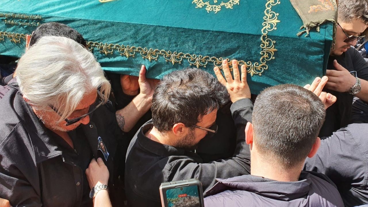 Devlet Bahçeli'den annesi vefat eden Tarkan'a başsağlığı telefonu - Sayfa 4