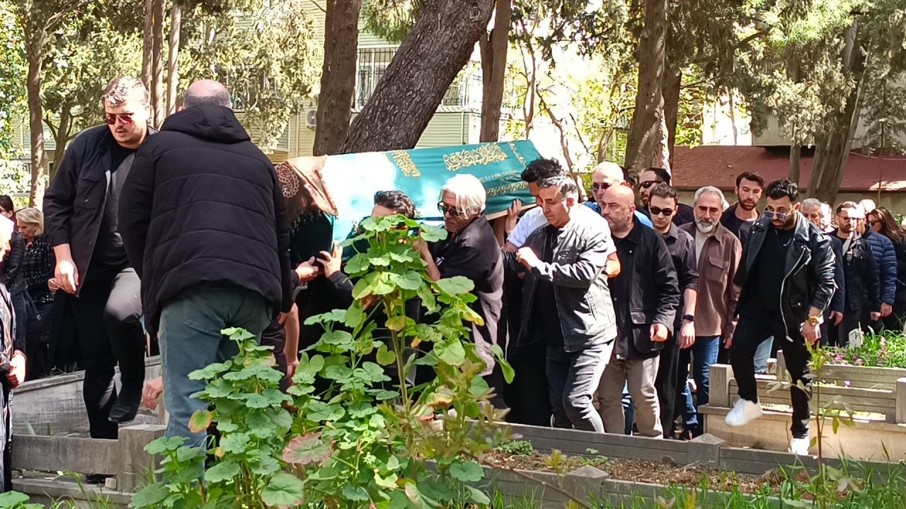 Devlet Bahçeli'den annesi vefat eden Tarkan'a başsağlığı telefonu - Sayfa 1