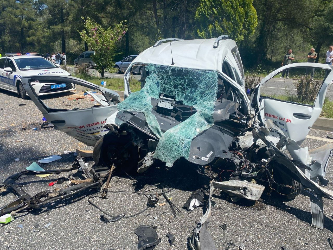 Marmaris'te karayolu savaş alanına döndü: 1 ölü, 4 yaralı - Sayfa 2