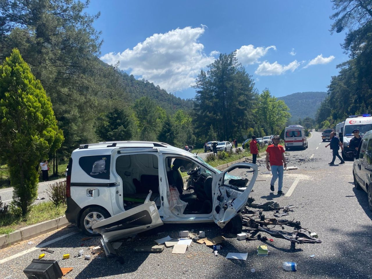 Marmaris'te karayolu savaş alanına döndü: 1 ölü, 4 yaralı - Sayfa 4