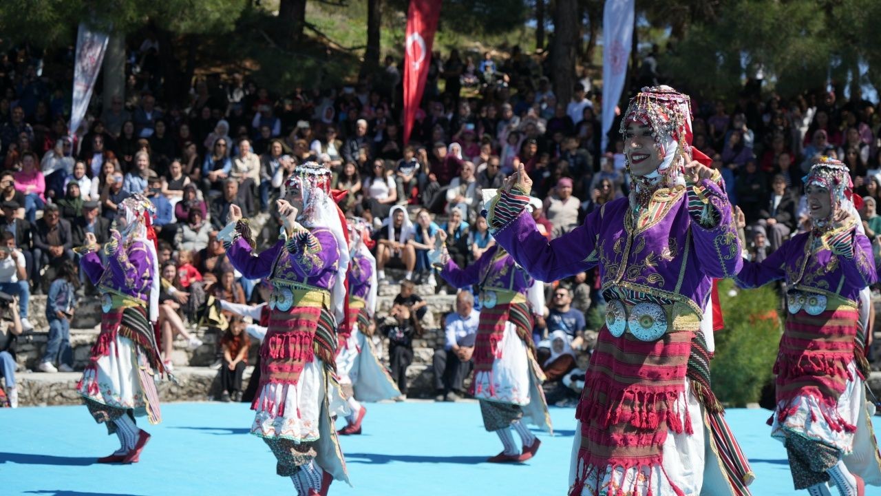 Burdur’da Yörük Şenliği coşkusu: Davullar çaldı, keşkekler dövüldü - Sayfa 2