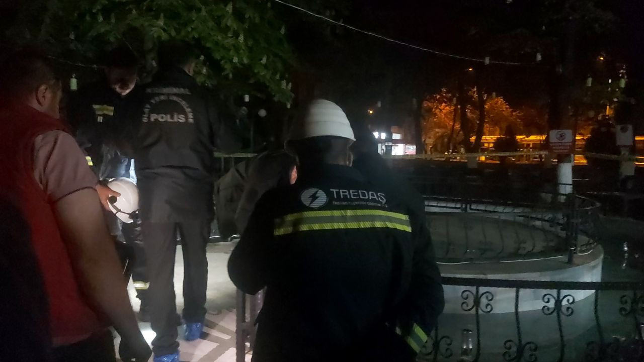 Kırklareli’de dehşet anları! Süs havuzunda elektriğe kapılan 1’i çocuk 4 kişi ağır yaralandı - Sayfa 6
