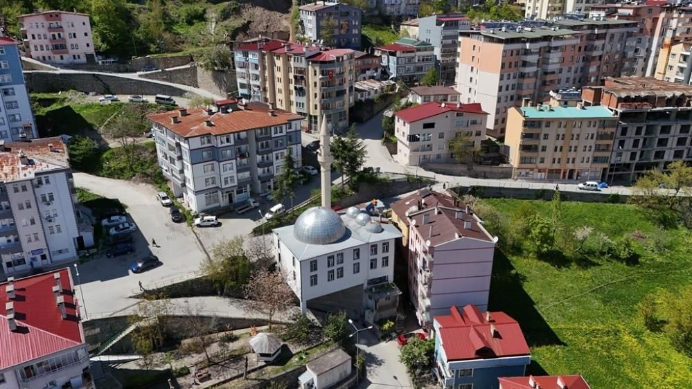 Türkiye'de eşi benzeri yok... Artvin’in “Ayaklı Camisi”: Altından yol geçen mimari harika - Sayfa 1