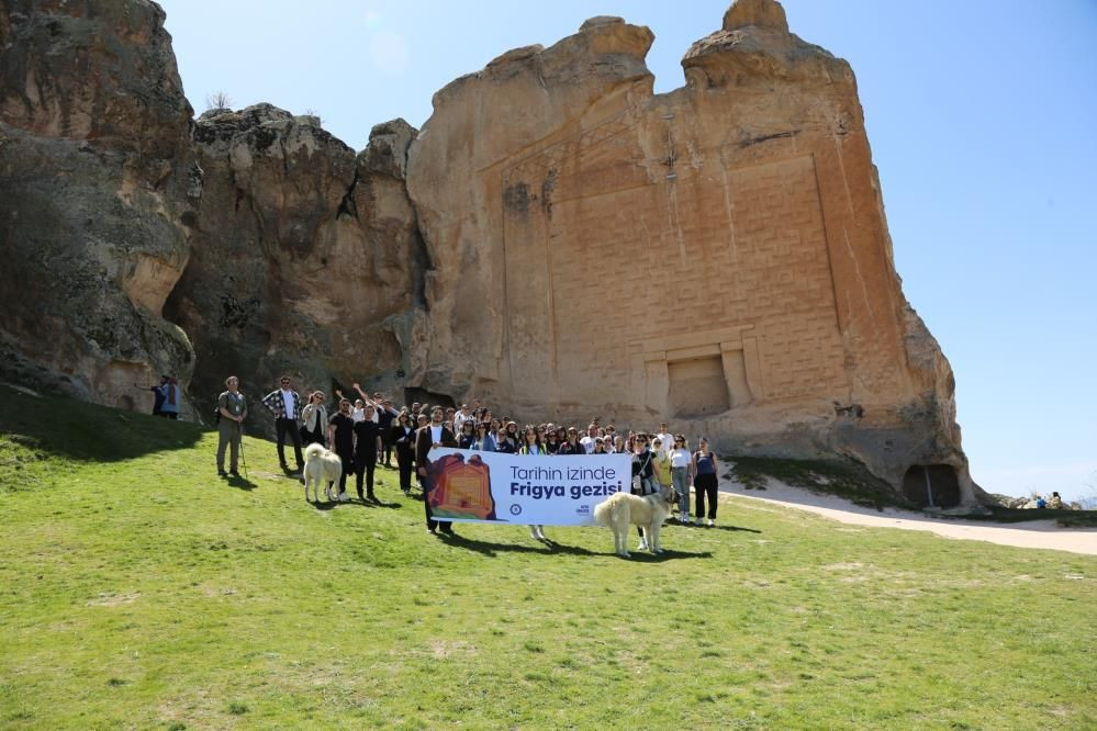 Eskişehir’de üniversite öğrencilerine tarihi Frig Vadileri gezisi - Sayfa 3