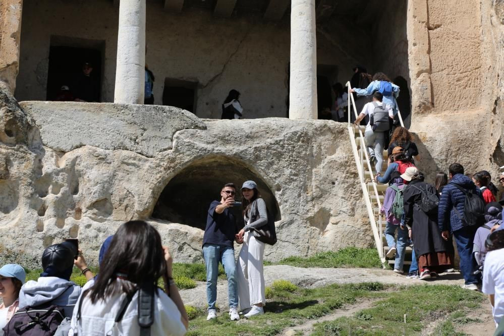 Eskişehir’de üniversite öğrencilerine tarihi Frig Vadileri gezisi - Sayfa 2