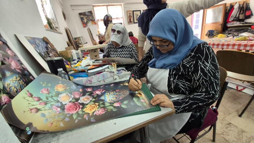 Düzce’de rölyef sanatı: Kağıtla üç boyutlu eserler hayat buluyor - Sayfa 7