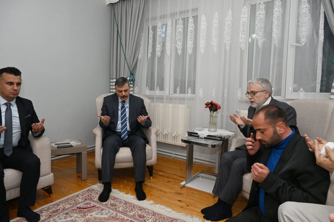 Erzurum’da duygusal nişan! Vali Çiftçi, yetim Buse’nin yanında oldu - Sayfa 2