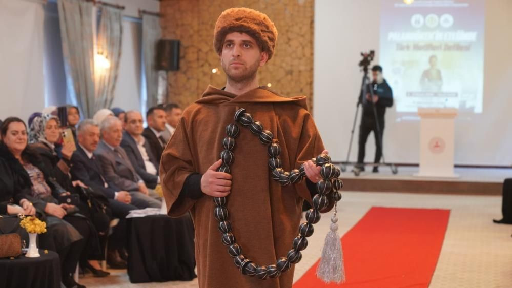 Palandöken’in eteğinde Türk motifleri defilesi görsel şölen sundu - Sayfa 9