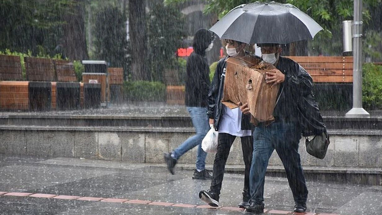 Meteoroloji'den 5 günlük alarm! Sağanak yağış geliyor... Özellikle çarşamba gününe dikkat! - Sayfa 1