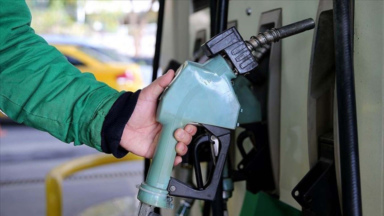Akaryakıtta zam silsilesi devam ediyor! Motorine bir zam daha geliyor! İşte 22 Nisan 2025 güncel akaryakıt fiyatları - Sayfa 1