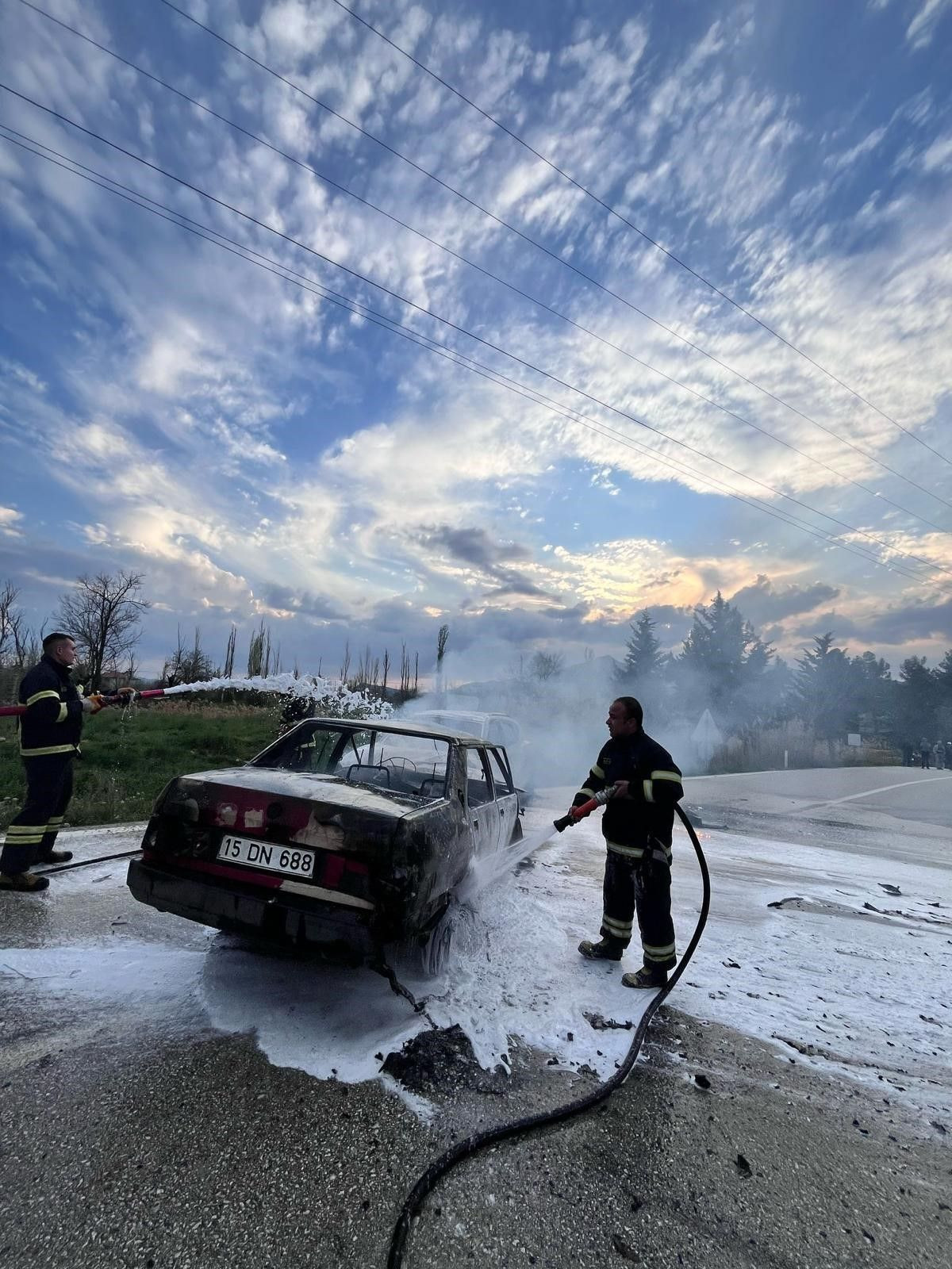 Burdur’da feci kaza! Kafa kafaya çarpışan araçlar alev aldı! 1 ölü, 4 yaralı - Sayfa 2