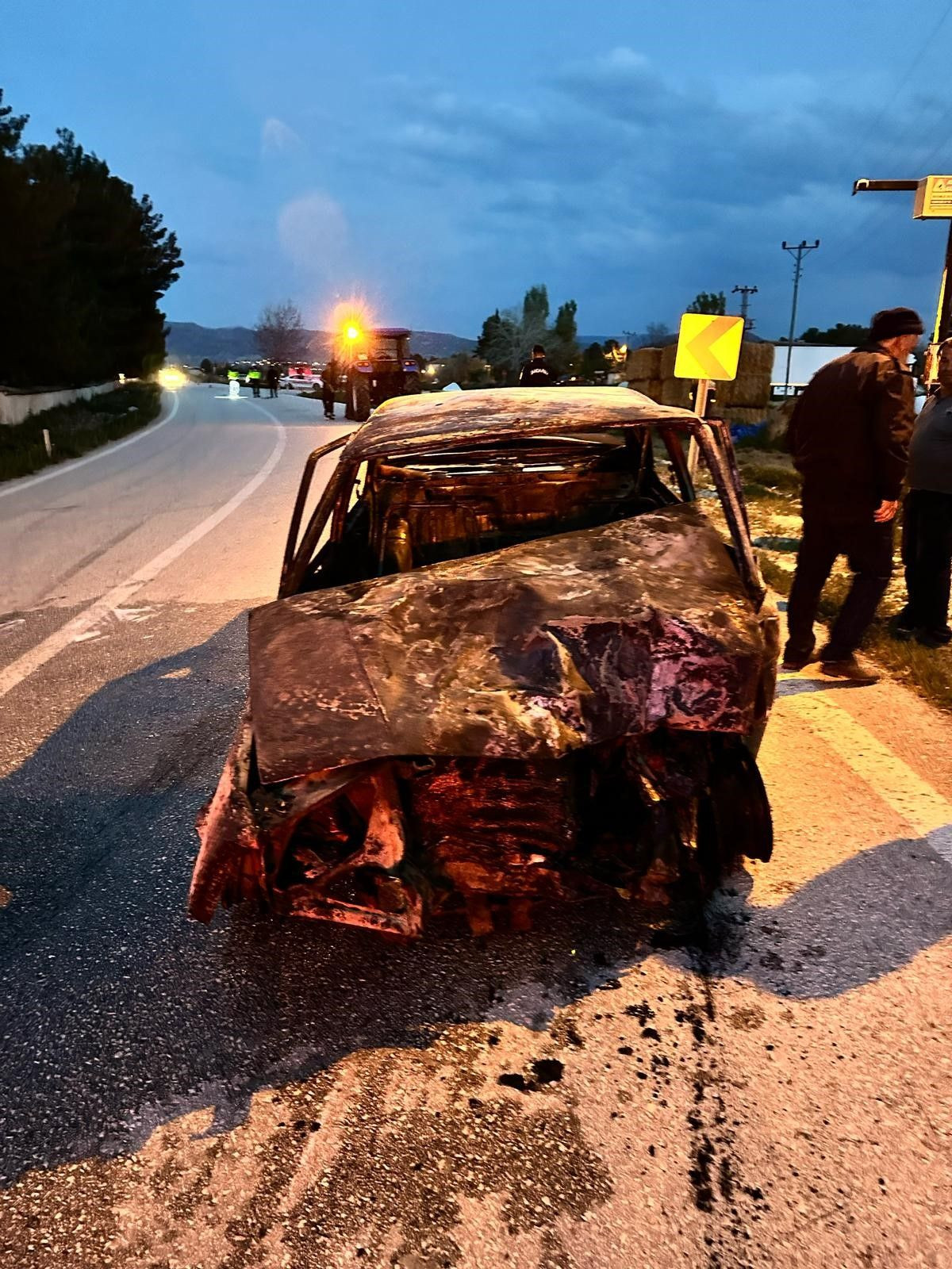 Burdur’da feci kaza! Kafa kafaya çarpışan araçlar alev aldı! 1 ölü, 4 yaralı - Sayfa 8