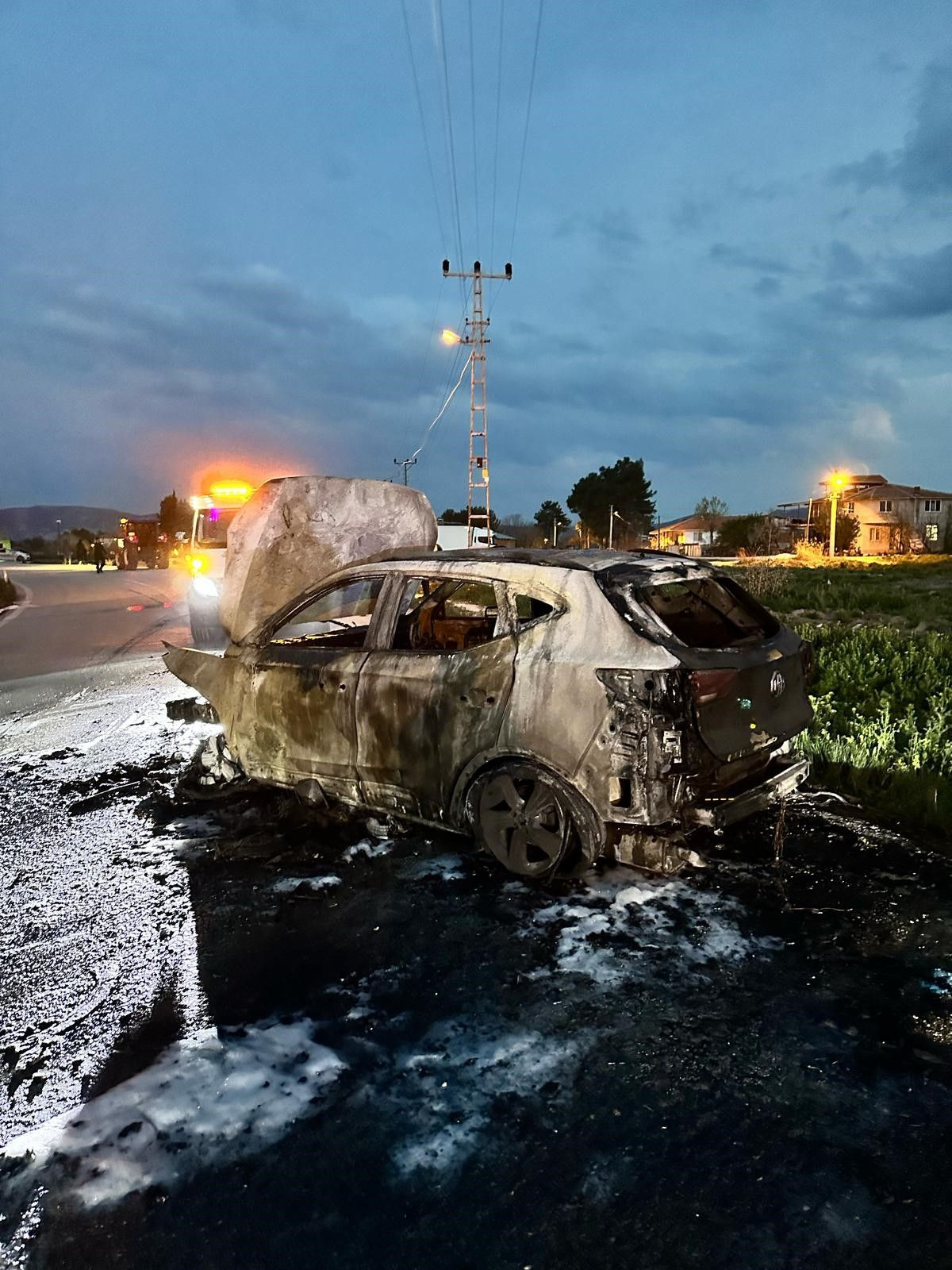 Burdur’da feci kaza! Kafa kafaya çarpışan araçlar alev aldı! 1 ölü, 4 yaralı - Sayfa 10