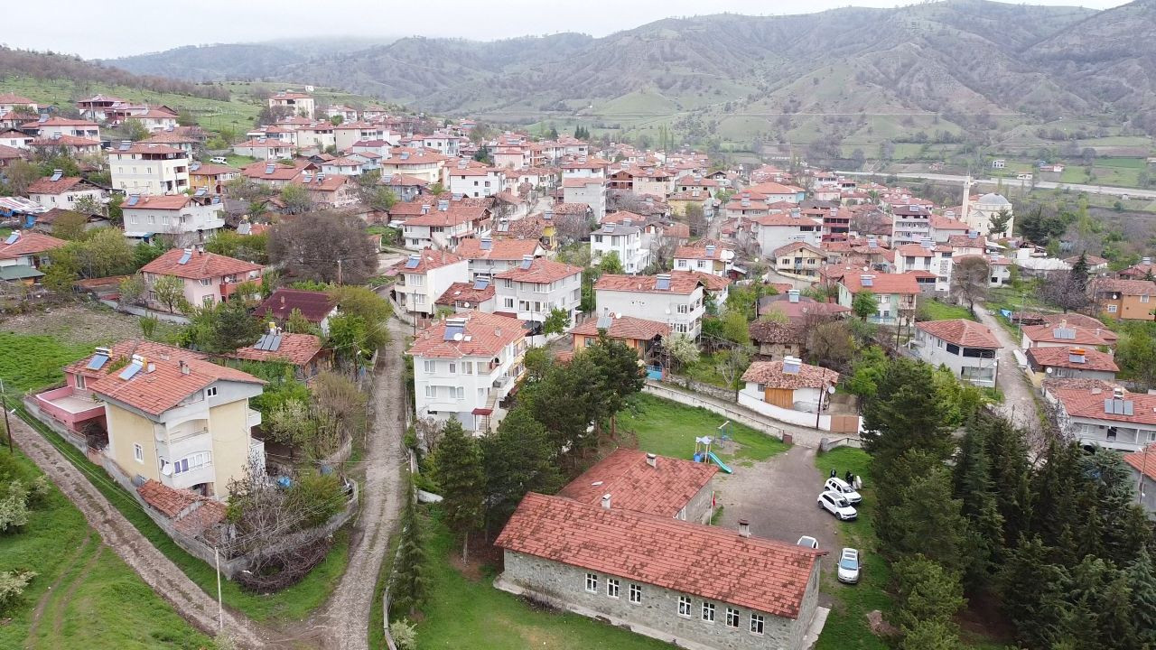 Amasya’da Hikmet Nine'nin kumaşları 23 Nisan’da çocuklara bayram kıyafeti oldu - Sayfa 3